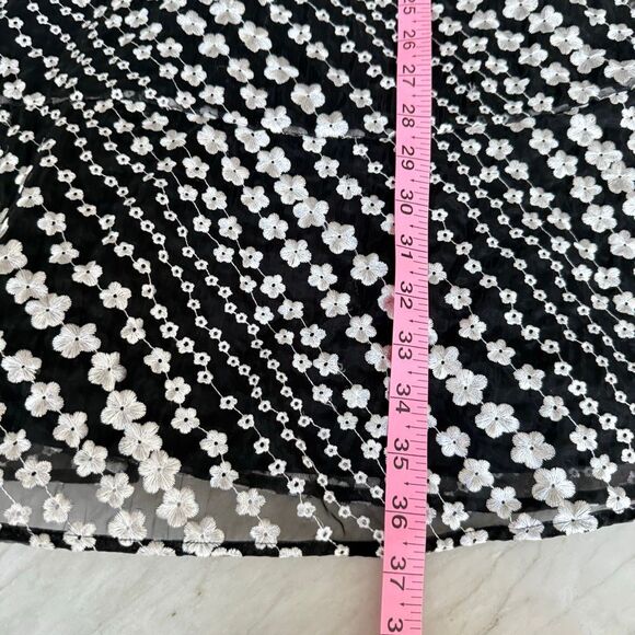 Michael Kors Floral Embroidered Dress black size 6 no belt - Picture 10 of 10